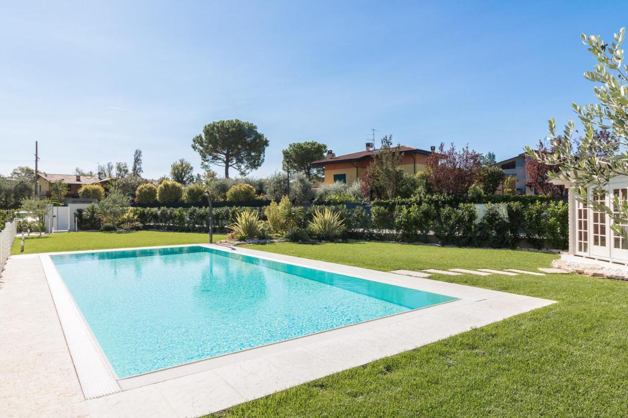 Villa Meri Manerba del Garda Luaran gambar